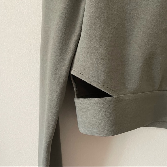 H&M Divided Long Sleeved Crop Top - Picture 5 of 9